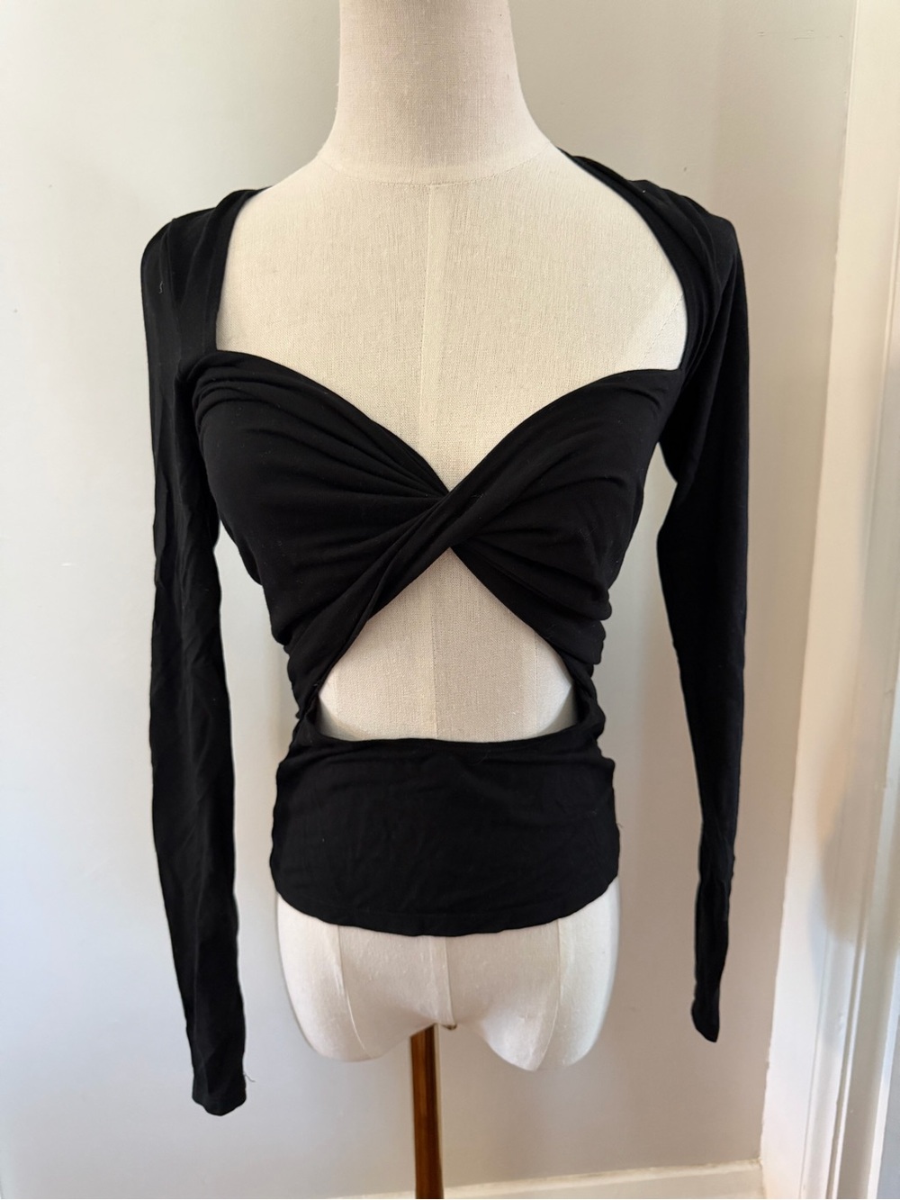 Reformation women’s XS black stretchy cutout long sleeve top